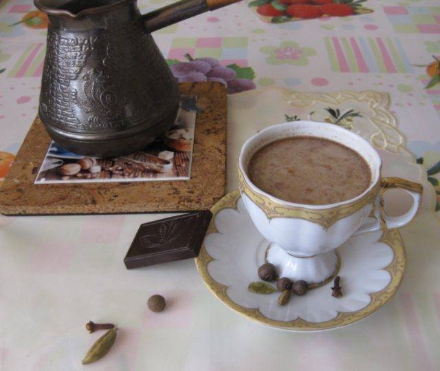 Кофе с кардамоном: рецепт и полезные свойства