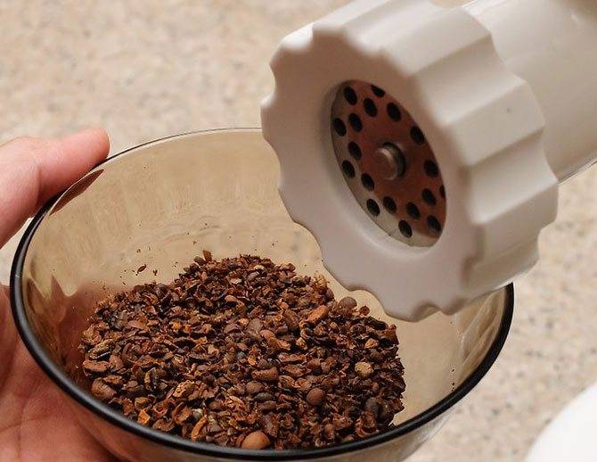 Можно ли молоть кофе в блендере и что при этом получится