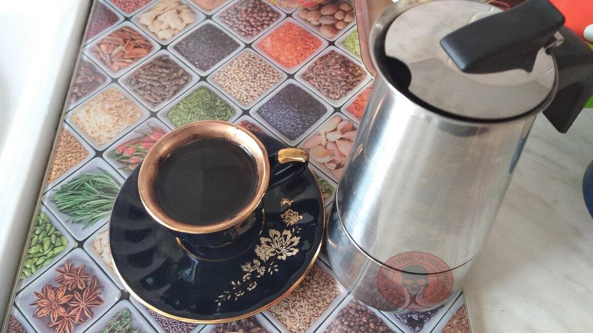 Как варить кофе в кастрюле на плите правильно?