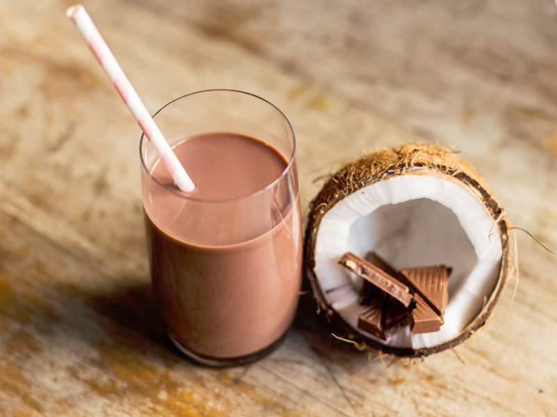 Кофе с кокосовым молоком: рецепты, калорийность, польза и вред