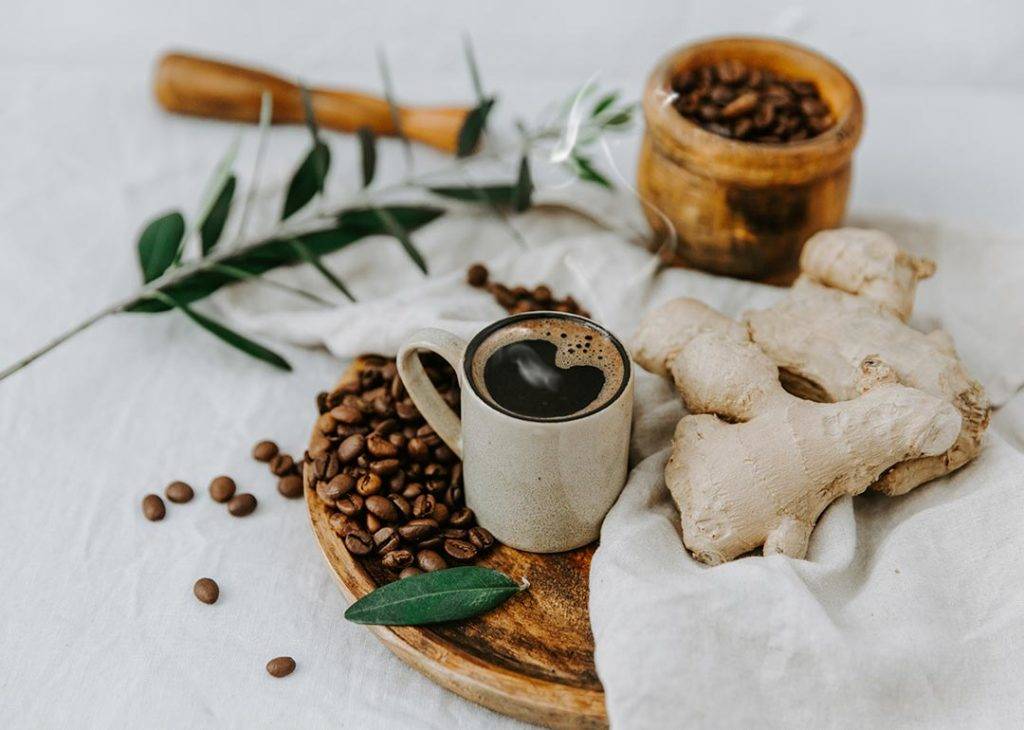 Кофе с кардамоном — полезные свойства и рецепты