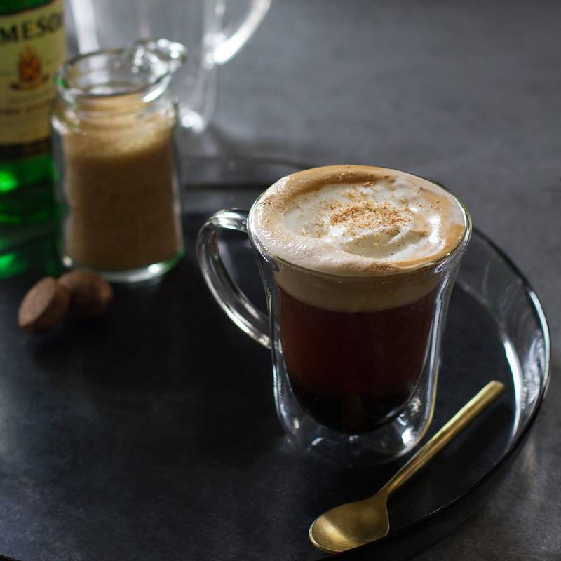 Ирландский кофе: история и рецепт со сливками и виски