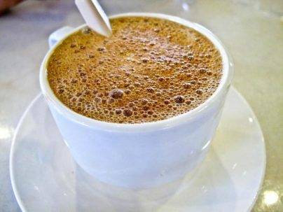 Как готовить кофе с корицей и мускатным орехом в турке