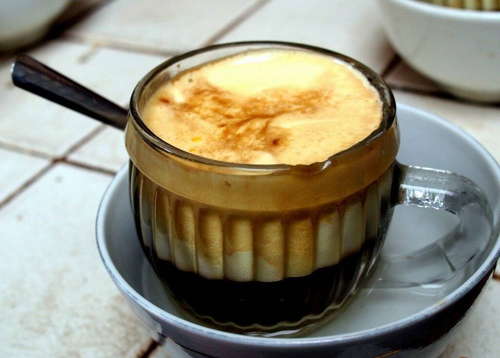 Кофе с яйцом — нежный напиток с яичной пенкой (4 рецепта) ☕