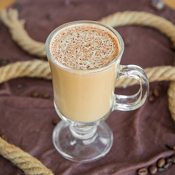 Кокосовый чай, кофе с вареньем, имбирный матча: какими напитками согреваться этой осенью