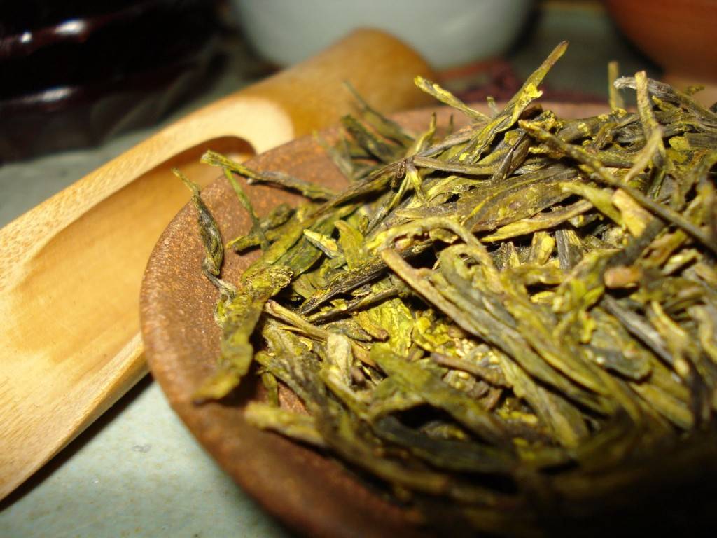 Описание зеленого чая Чжу Е Цин или «Свежесть бамбуковых листьев»