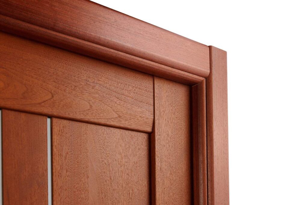 Панели и доборы для дверей: гармония деталей в интерьере