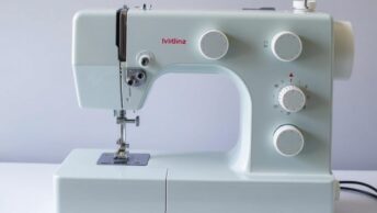 Как купить недорогую швейную машинку с оверлоком и не пожалеть — практическое руководство