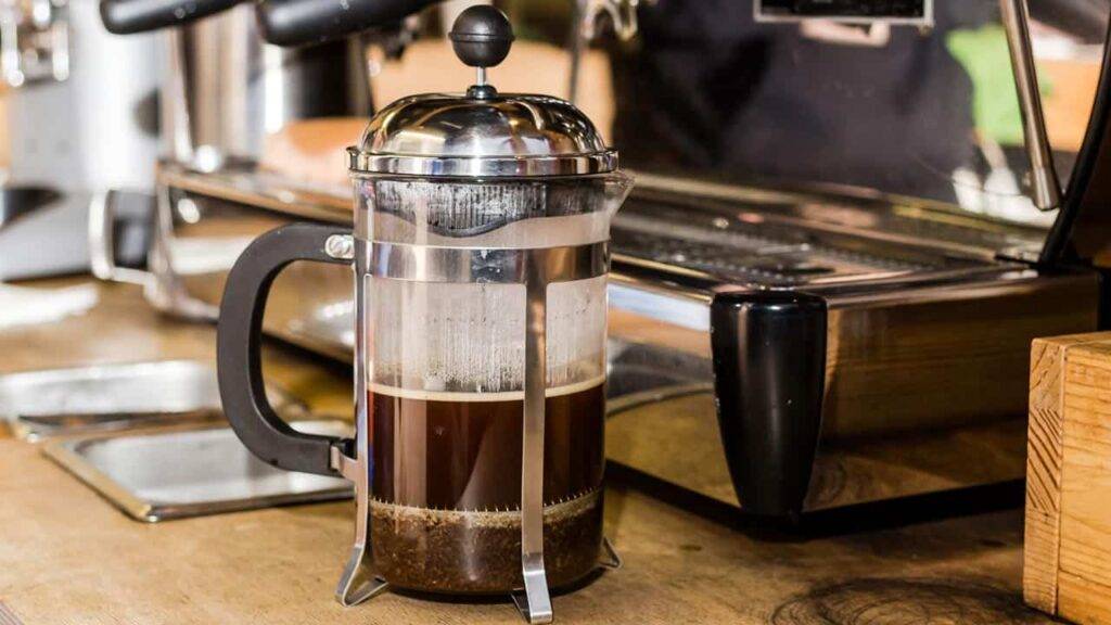 Как заваривать кофе в френч прессе дома?