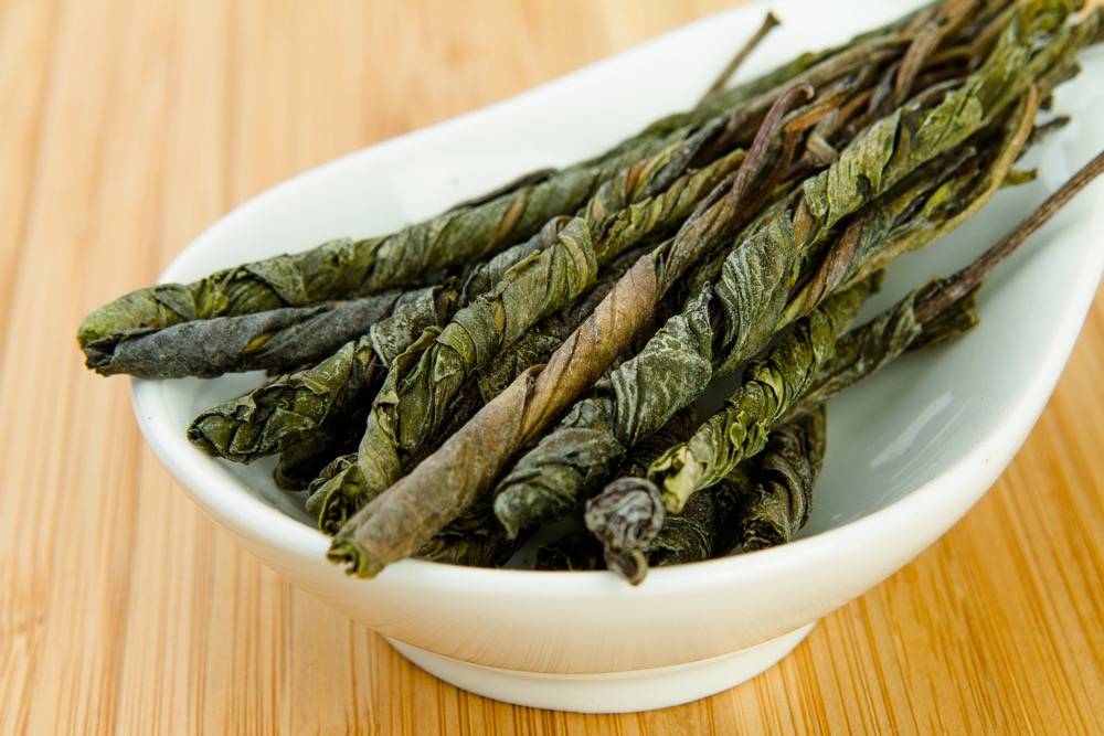 Китайский чай кудин: полезные свойства, противопоказания и советы врачей - польза и вред
