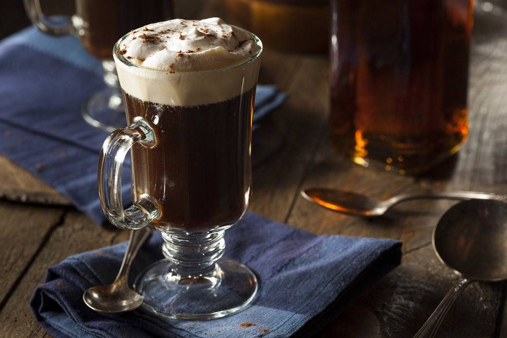 Ирландский кофе — состав, проверенный вкусный рецепт напитка с фото подачи!