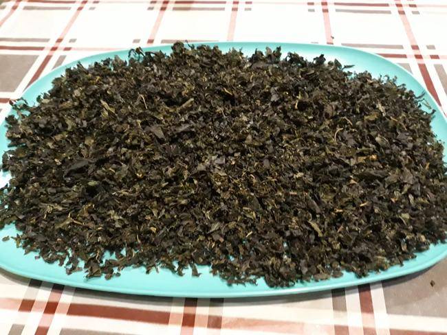 Когда собирать листья смородины для чая: руководство для новичка. как заготовить листья смородины в 2022 году  для чая