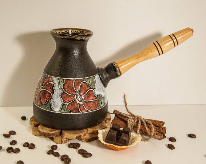 Выбираем турку для кофе: особенности материалов, формы и размера