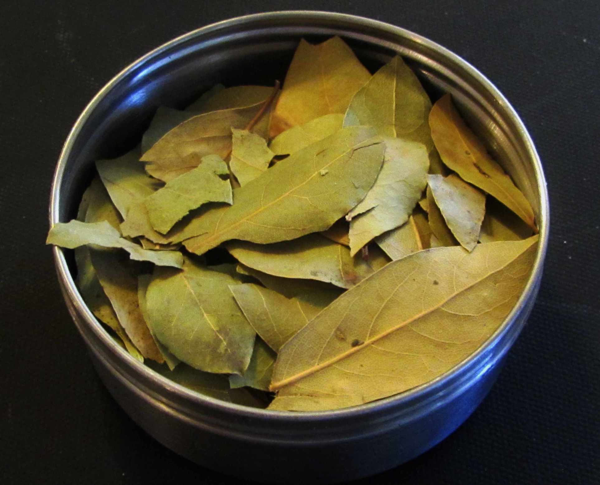 Чай из листьев папайи: в чем его польза и как приготовить