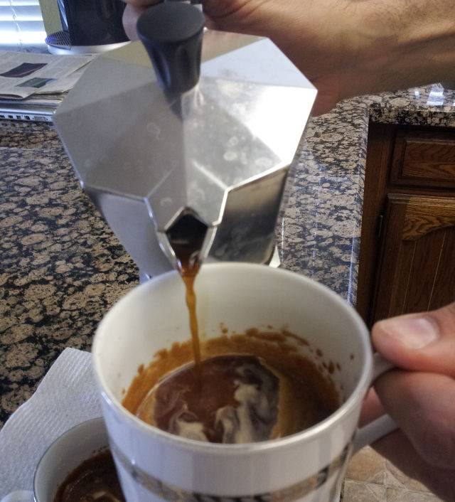 Бодрящий кофе с ромом, особенности и приготовление
