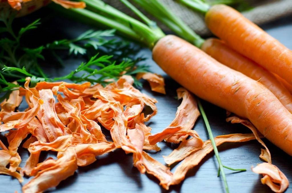 Морковный чай и его полезные свойства, рецепты из свежей и сушеной моркови