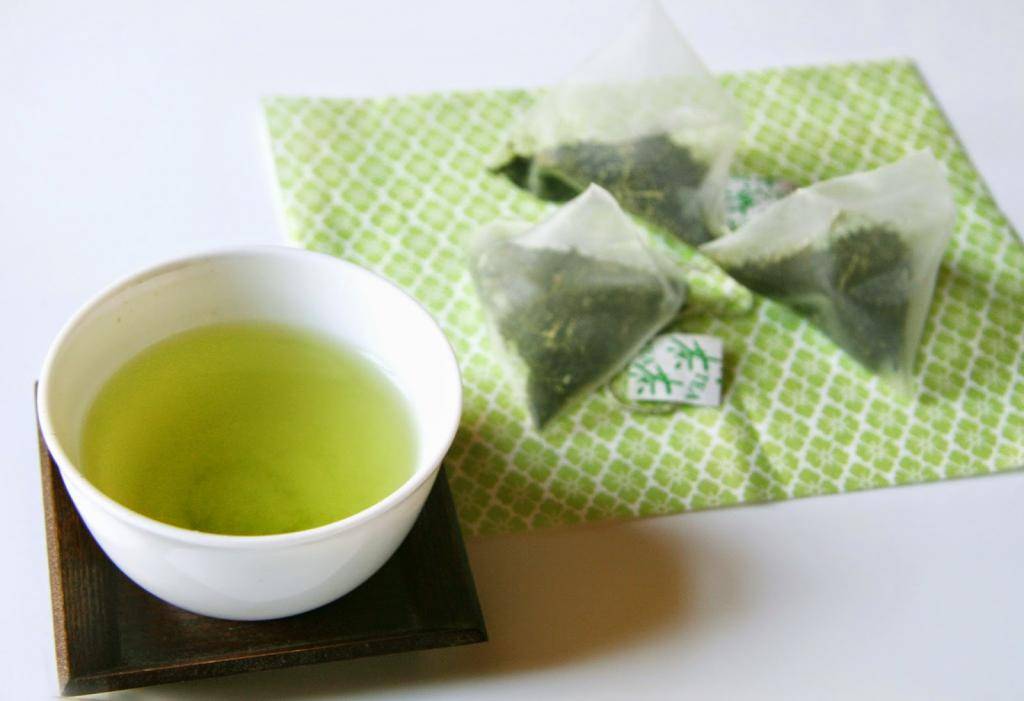 Достоинства и недостатки зеленого чая в пакетиках