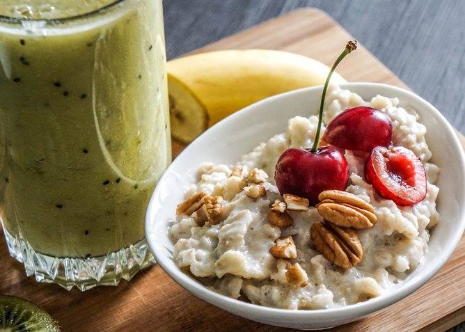 Смузи с овсянкой – для здоровья и стройности: рецепты на завтрак