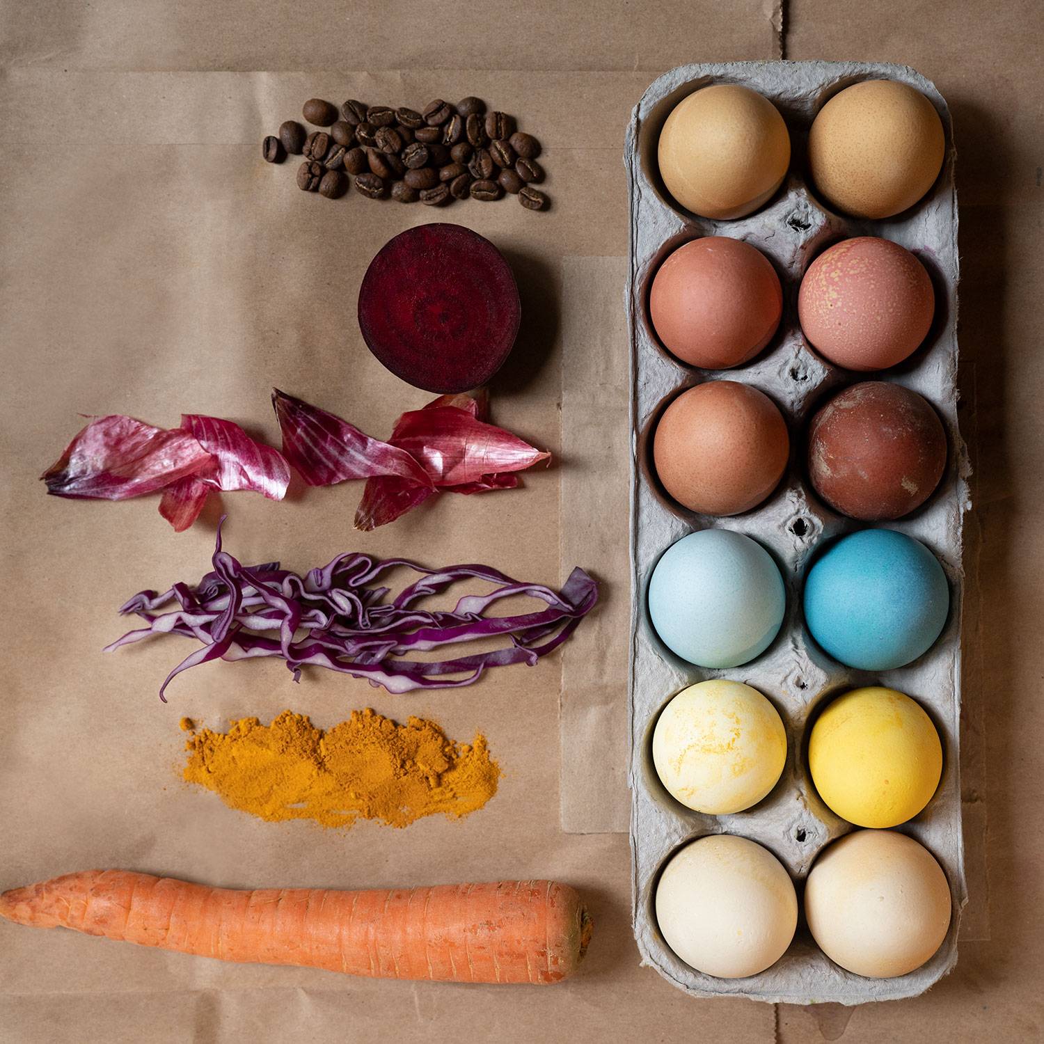 Мраморные, узорчатые и золотые. 10 необычных способов покрасить яйца