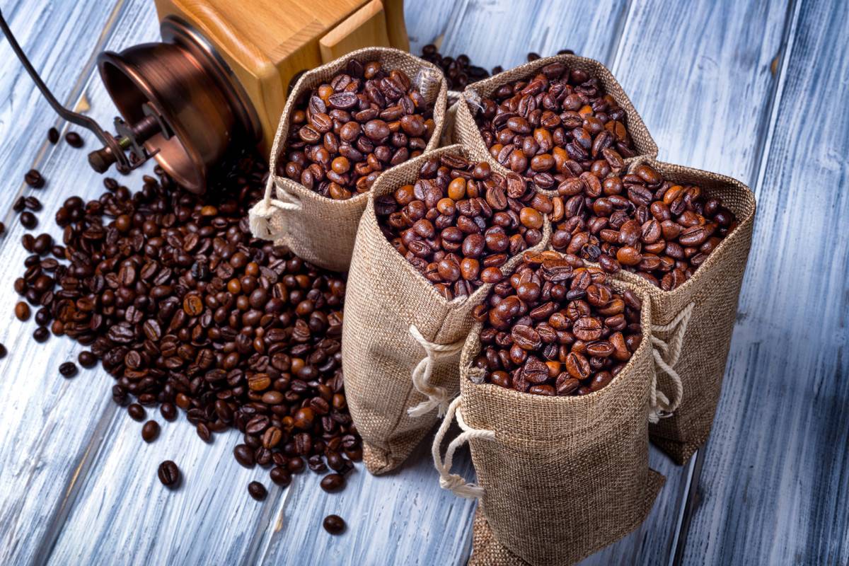 Декальцинация кофемашины: чем лучше очищать от накипи