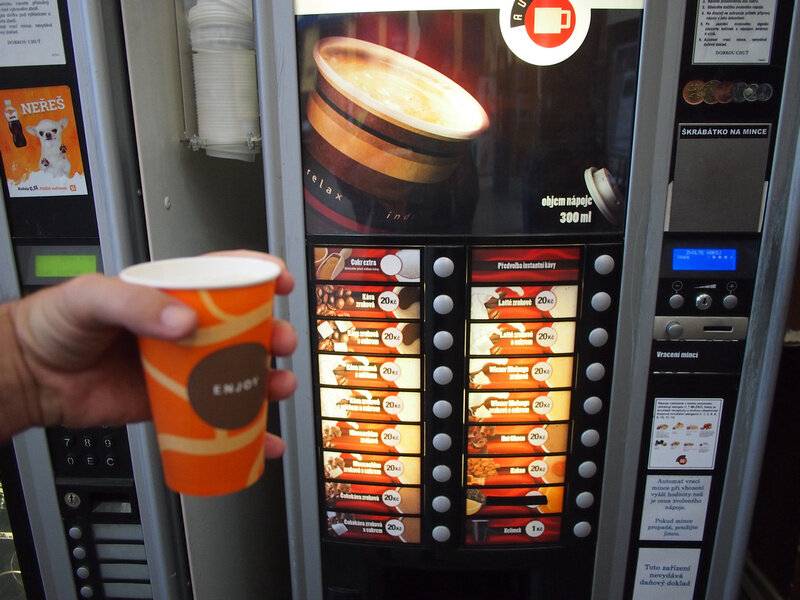 Вендинговый кофе (из автомата): понятие, плюсы и минусы
