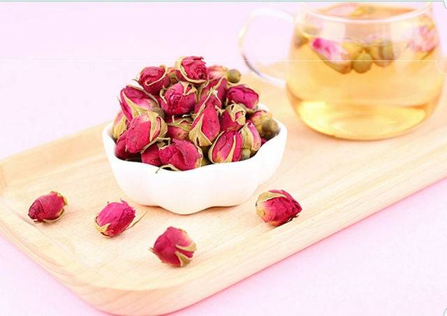Благородный чай из лепестков роз