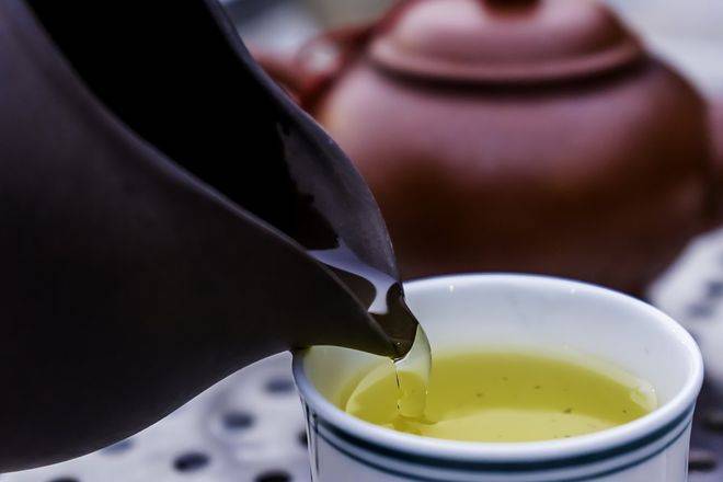 Приготовление чая с корнем женьшеня, его польза и противопоказания