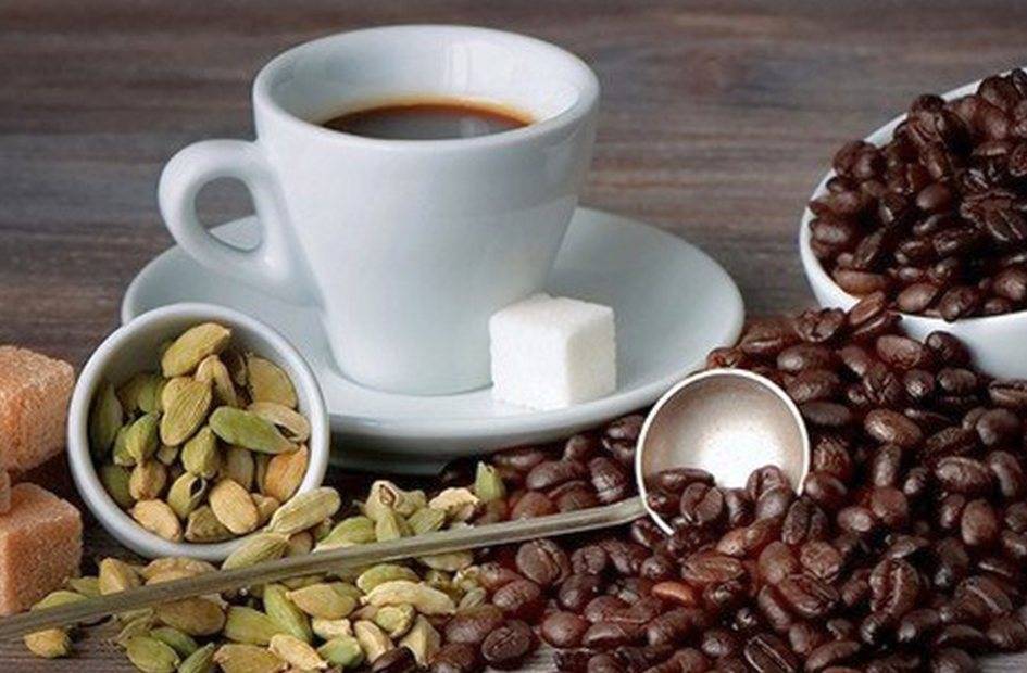 Кофе с кардамоном — полезные свойства и рецепты