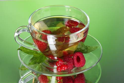 Свойства чая из листьев малины и рецепты