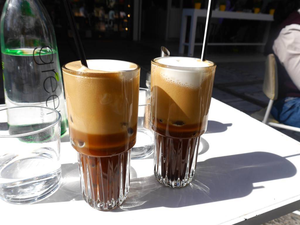 Что такое фраппе и холодный кофе? есть ли разница? оригинальный рецепт и история напитка