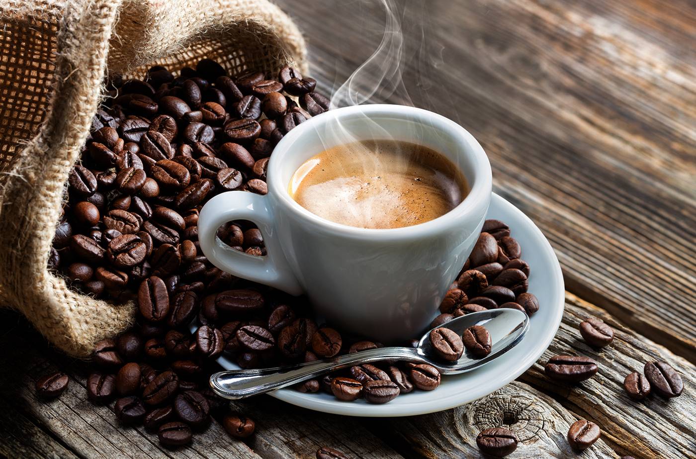Можно ли при повышенном давлении пить кофе и чем грозит злоупотребление