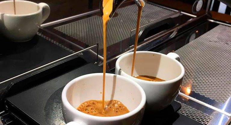 Причины, по которым кофе может горчить, как убрать горечь
