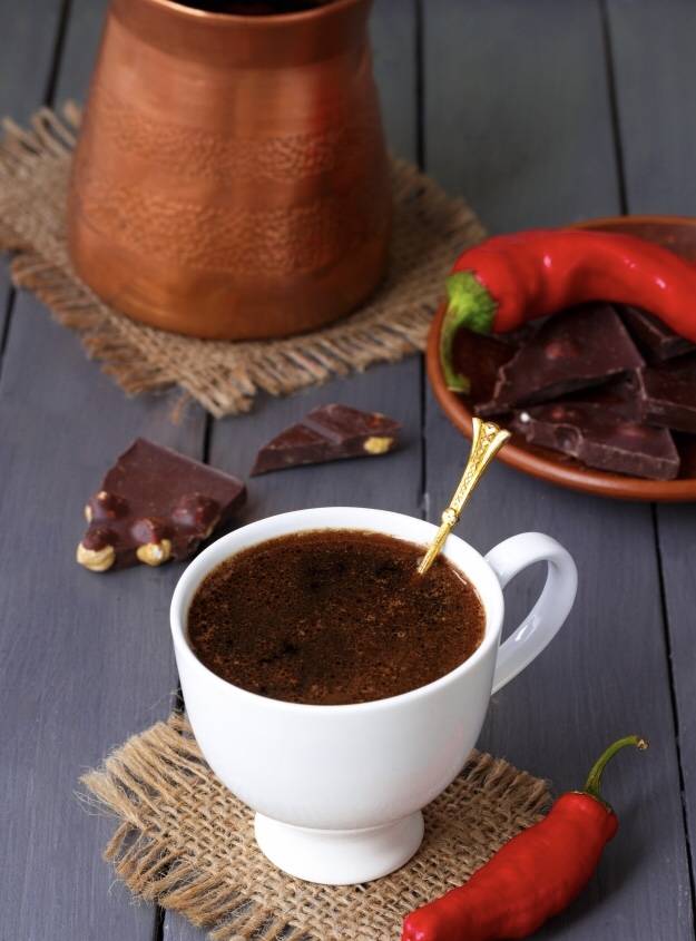 Кофе с перцем: рецепт с черным, красным, с корицей, солью, для похудения, польза и вред
