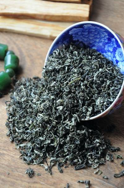 Би ло чунь — нежный чай со свежим ароматом, цветом и вкусом