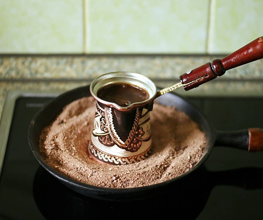 Керамическая турка: как пользоваться, варить кофе на газовой, электрической плите