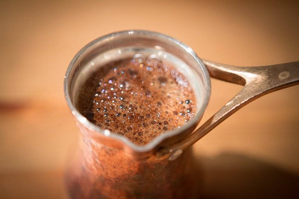 Как сварить кофе с пенкой в турке: пошаговая инструкция