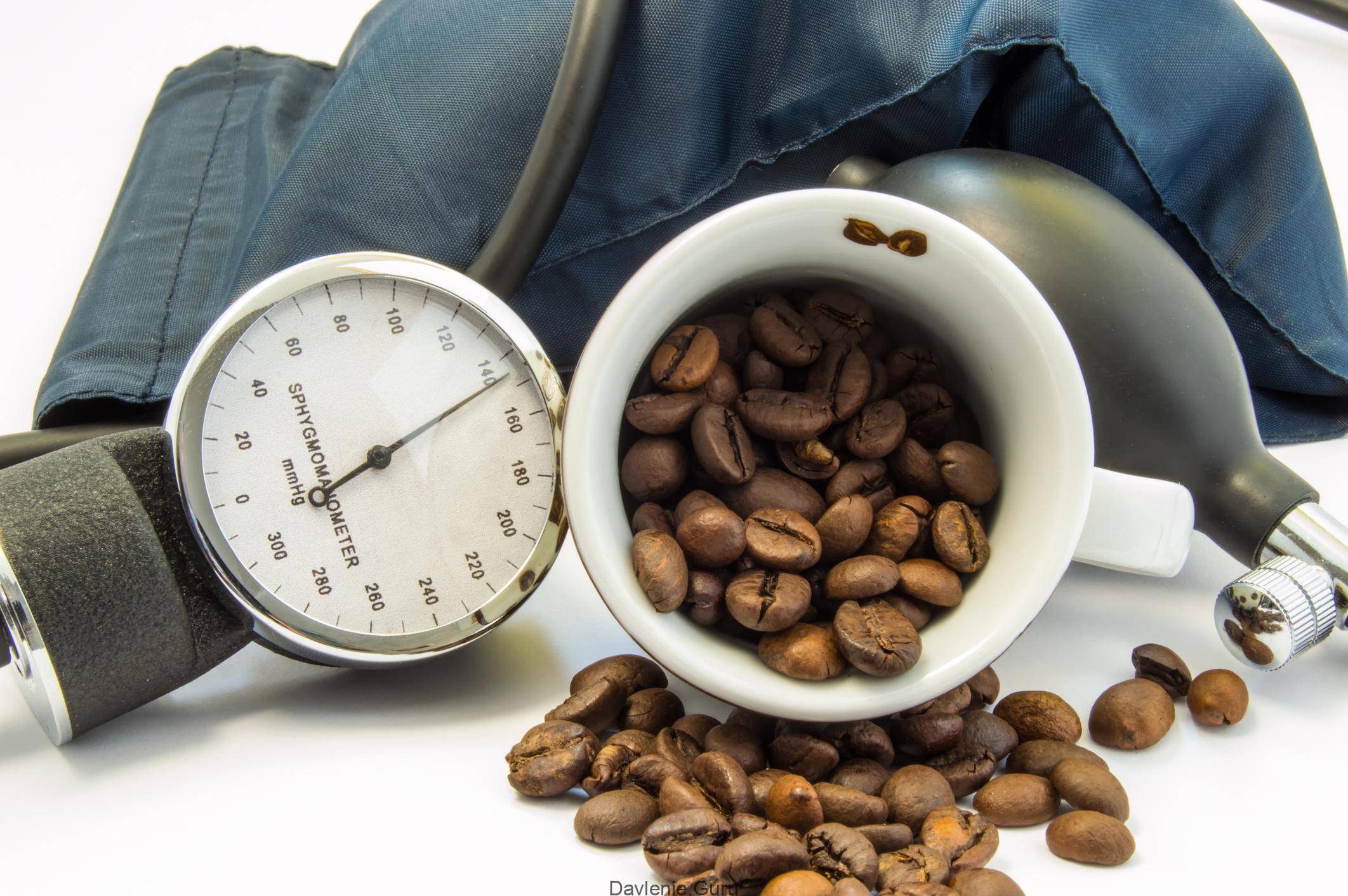 Повышает или понижает давление какао, как влияет и можно ли его пить