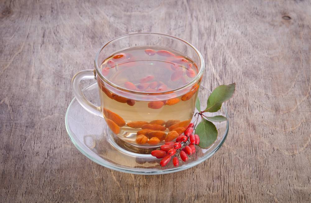 Чай с барбарисом: полезные свойства и противопоказания