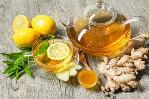Свойства чая с медом и лимоном — средство для красоты и здоровья