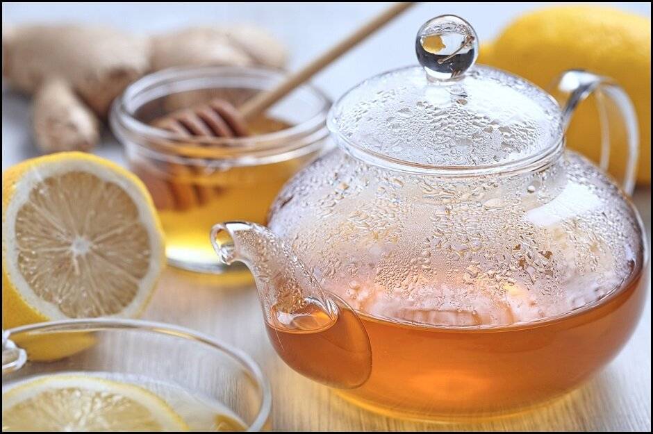 Почему нельзя класть мед в горячий чай, можно ли его добавлять