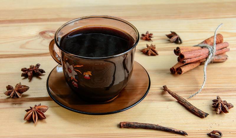 Кофе с корицей, польза и вред для здоровья человека