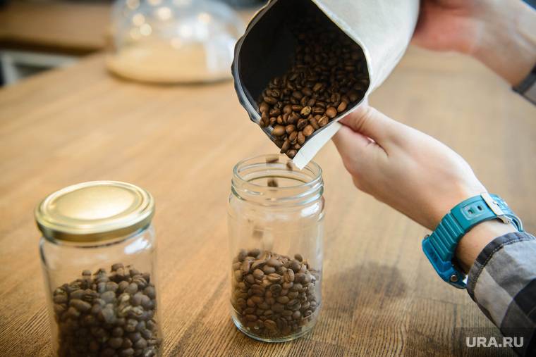 Как хранить кофе в зернах в домашних условиях: советы и правила