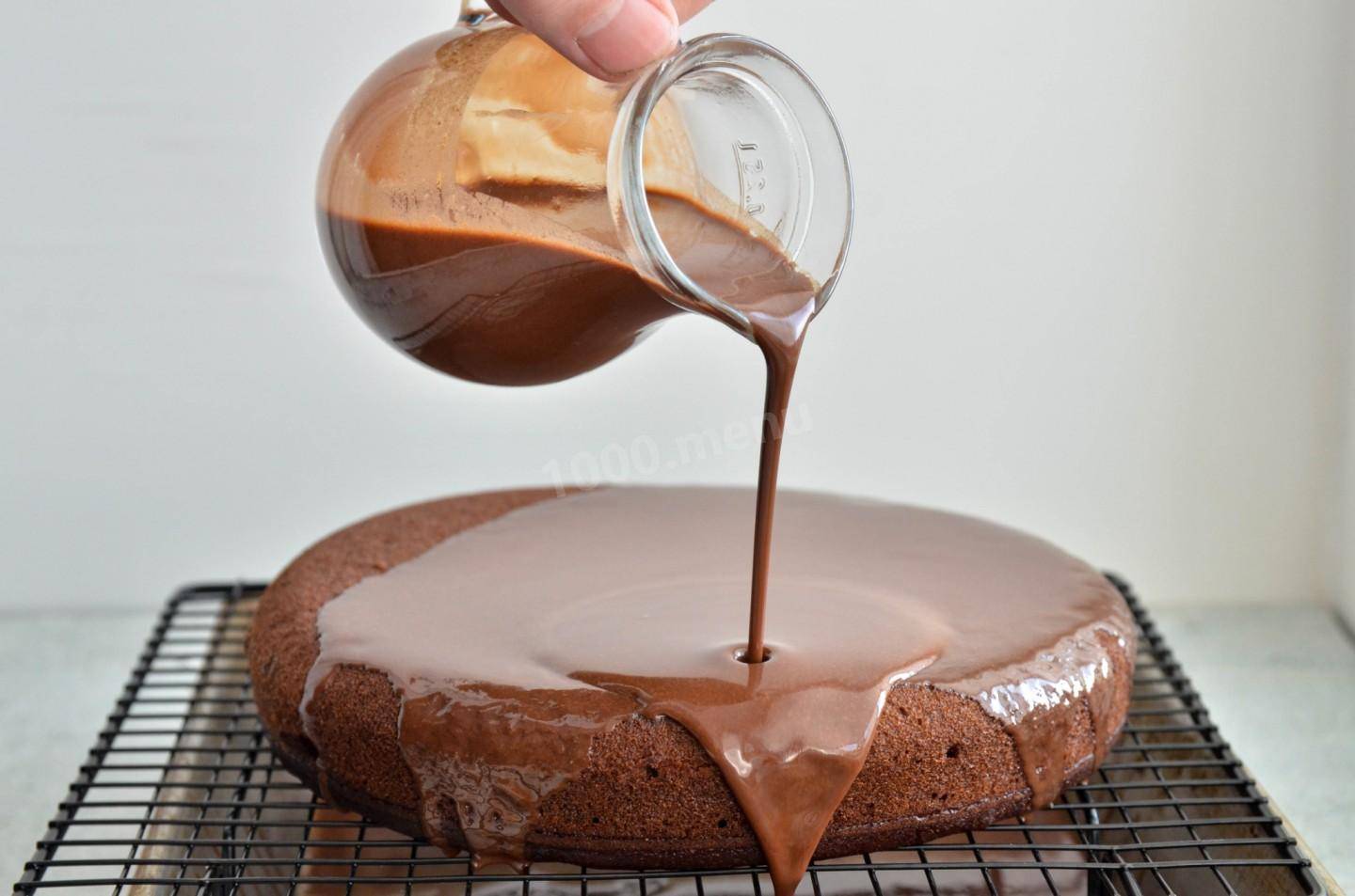 Глазурь для тортов из шоколада и молока: рецепты приготовления шоколадной поливки