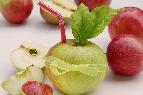 Рецепты смузи из яблок с фруктами, ягодами и зеленью