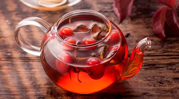 Как правильно заваривать чай с шиповником в чайнике или на водяной бане