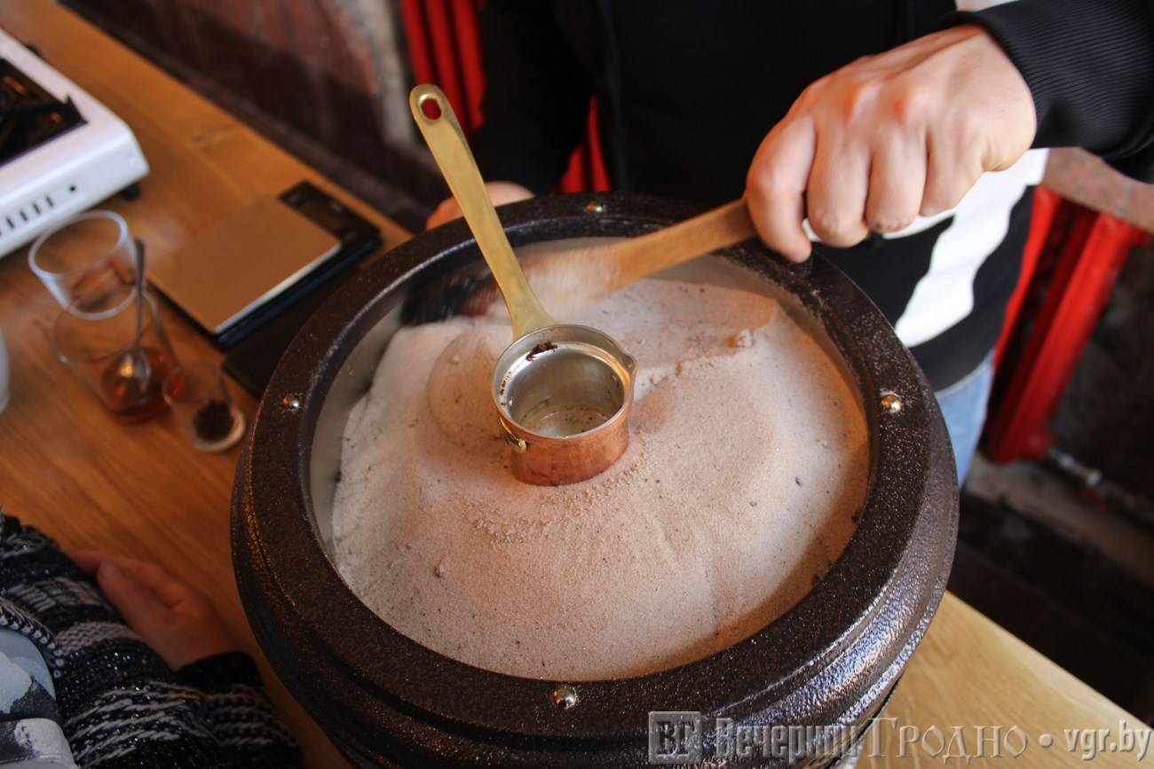 Как варить кофе в турке на газовой плите: подробная инструкция, нюансы и полезные советы