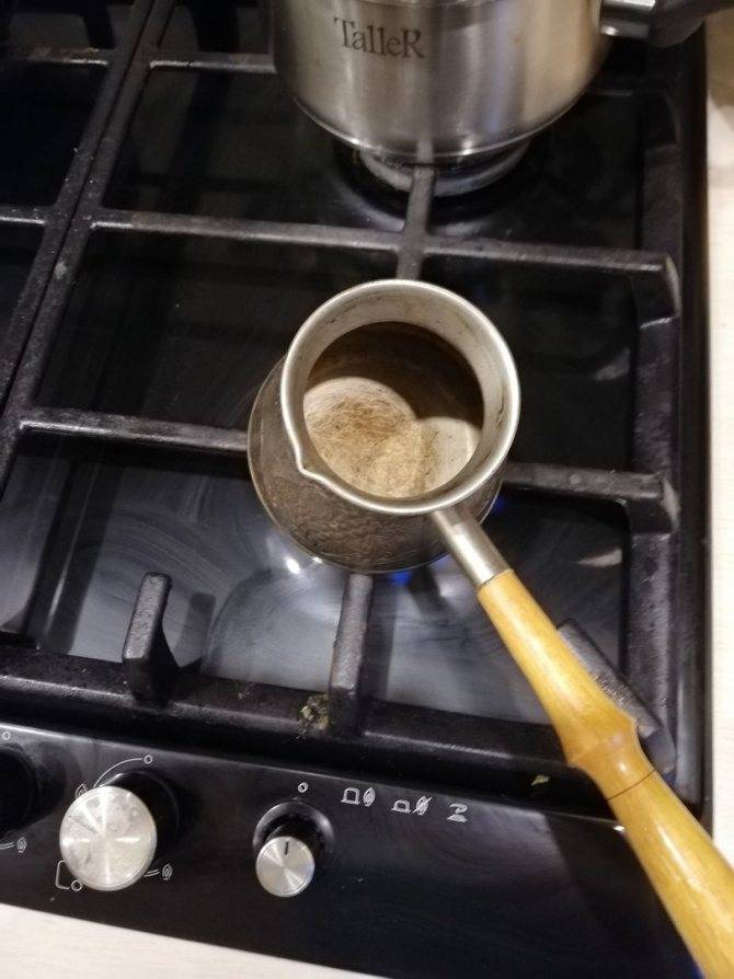 Два способа приготовления кофе в ковшике
