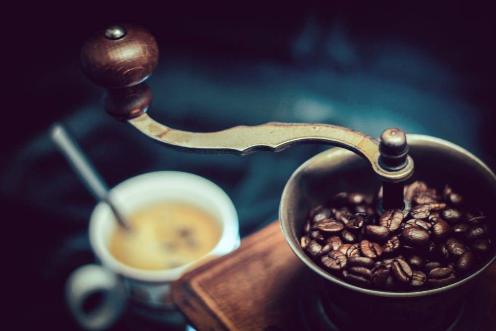 Бодрящий кофе с ромом, особенности и приготовление