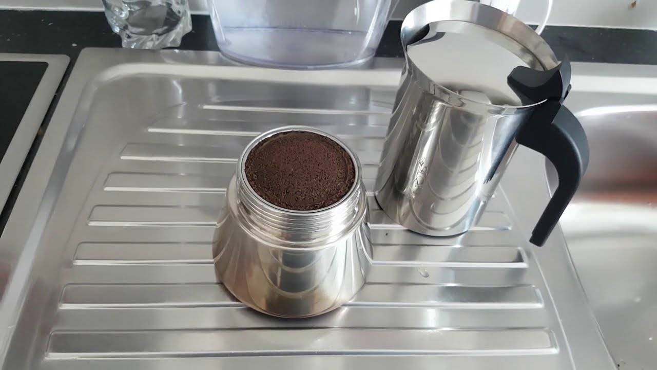 Как варить кофе в гейзерной кофеварке: инструкция и видео