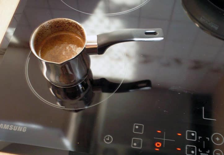 Топ-9 лучших гейзерных кофеварок для индукционной плиты на 2021 год в рейтинге zuzako